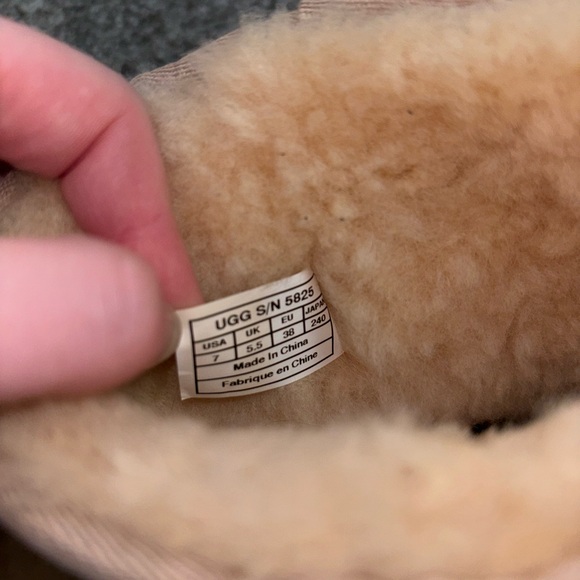 Light colored UGGS Australia size 7 - Picture 6 of 9